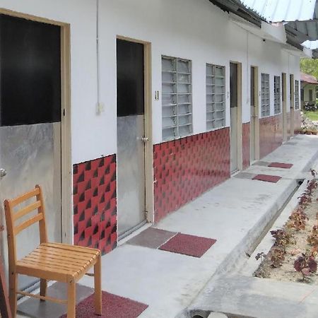 Oyo 90176 D'Cruz Sunrise Villa Pantai Cenang  Bagian luar foto
