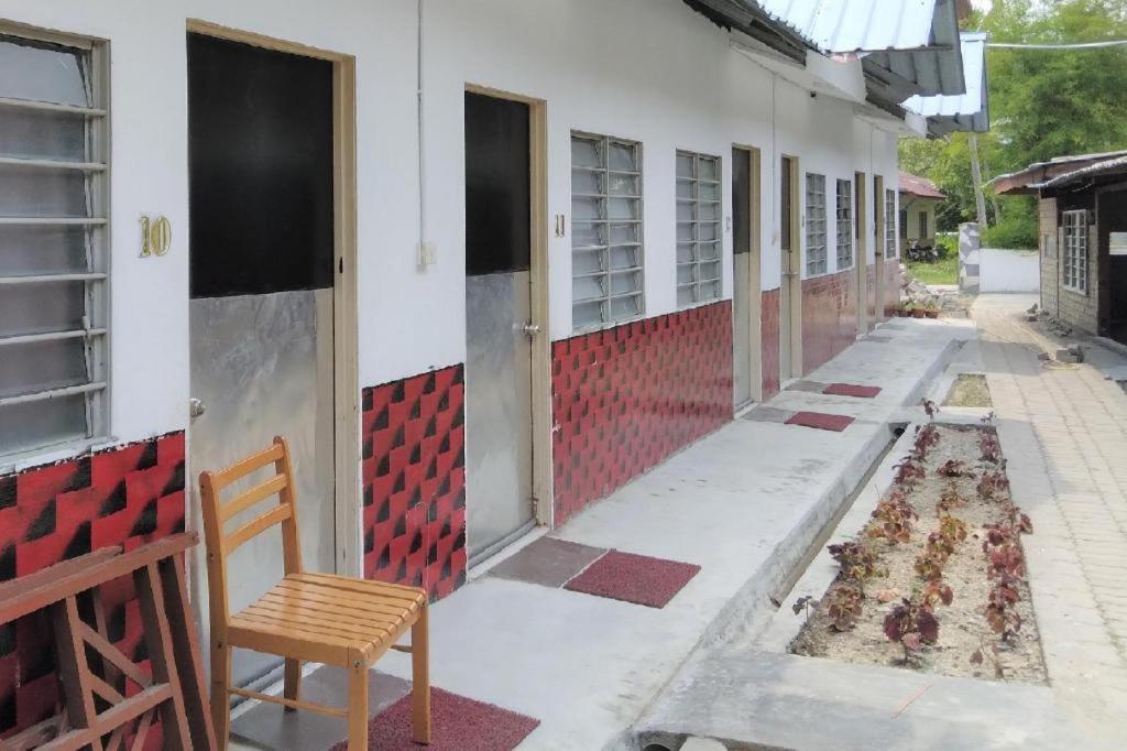 Oyo 90176 D'Cruz Sunrise Villa Pantai Cenang  Bagian luar foto