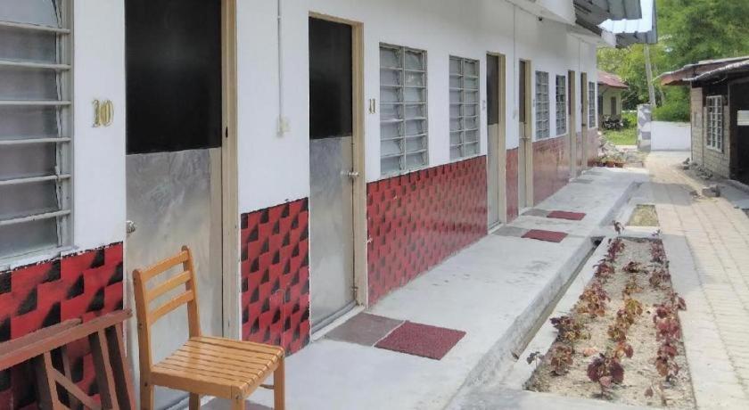 Oyo 90176 D'Cruz Sunrise Villa Pantai Cenang  Bagian luar foto