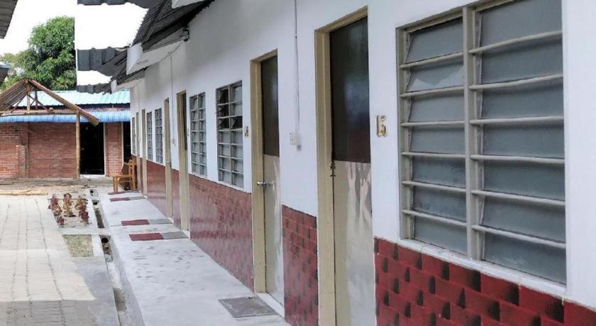 Oyo 90176 D'Cruz Sunrise Villa Pantai Cenang  Bagian luar foto